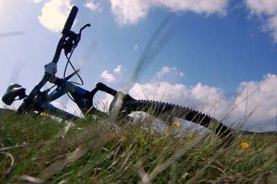 bici-in-iarba
